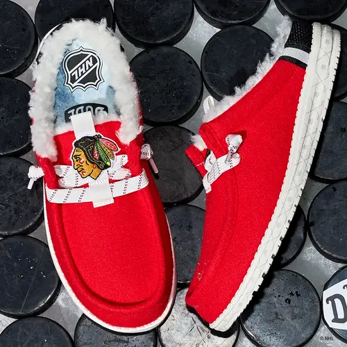 HEYDUDES NHLu00ae Chicago Blackhawksu00ae Wally Slip – Varsity Red / Black online